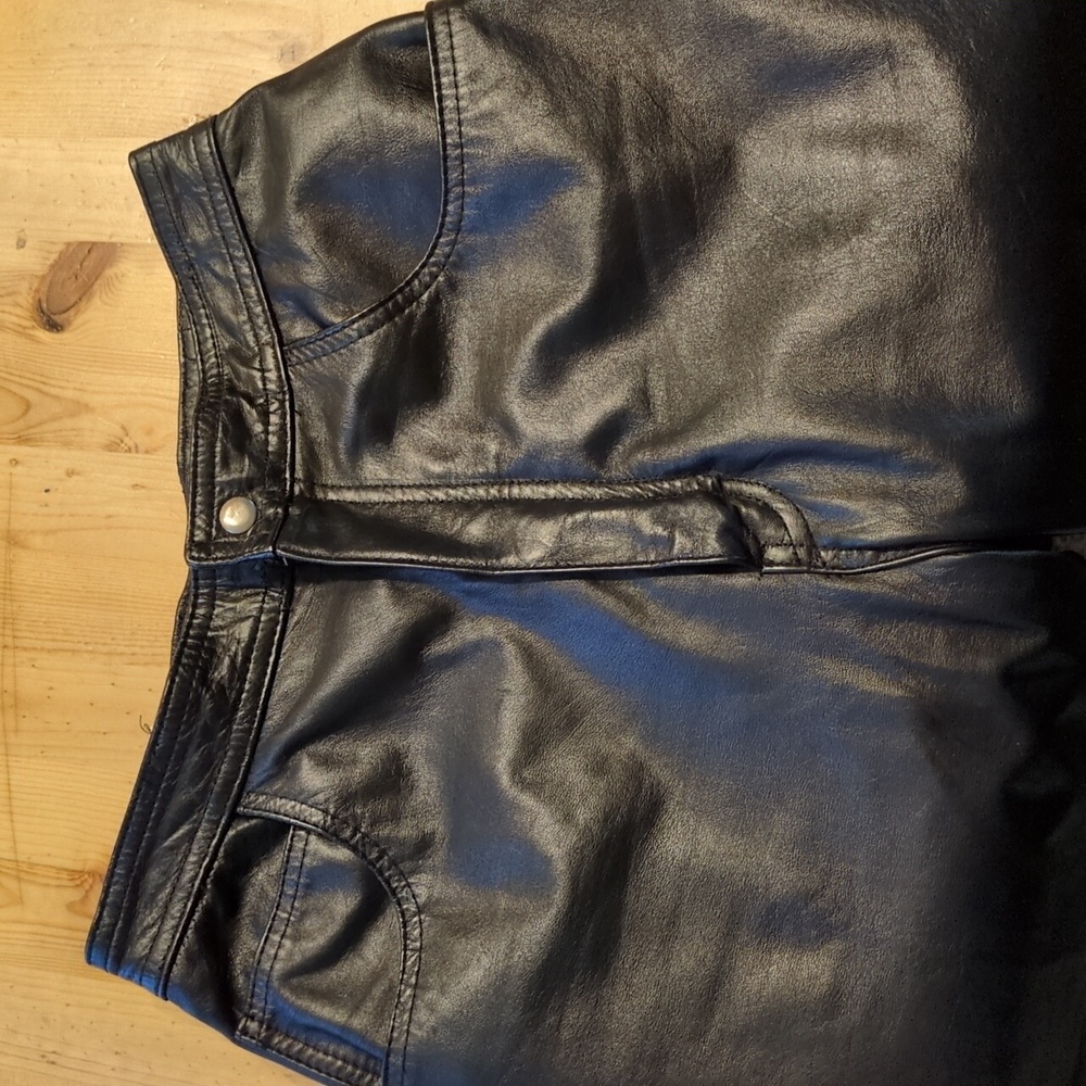 Vintage Chic: LA ROXX 1990's Black Leather Pants with Barrel/Balloon Legs - Picture 2 of 14